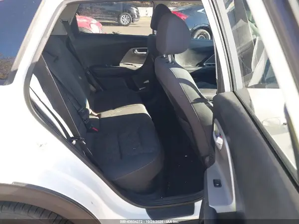 KNDCB3LC5K5240908 2019 KIA NIRO - Image 8