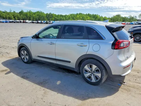 KNDCB3LC5K5242559 2019 KIA NIRO - Image 2