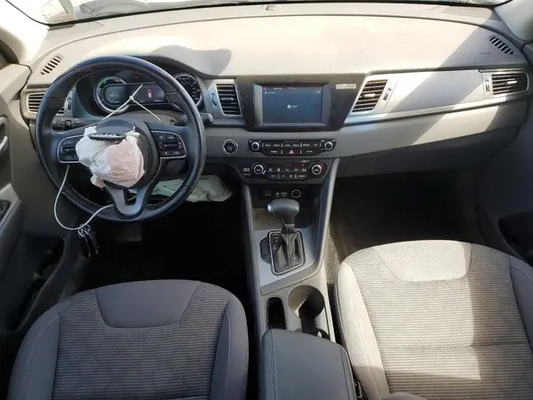 KNDCB3LC5K5242559 2019 KIA NIRO - Image 8