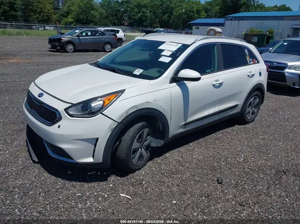 KNDCB3LC5K5243775 2019 KIA NIRO - Image 2