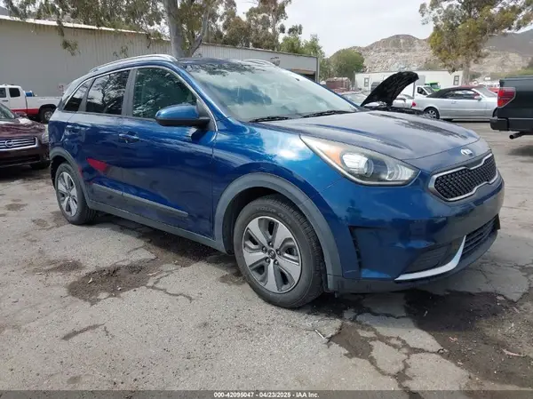 KNDCB3LC5K5252590 2019 KIA NIRO - Image 1