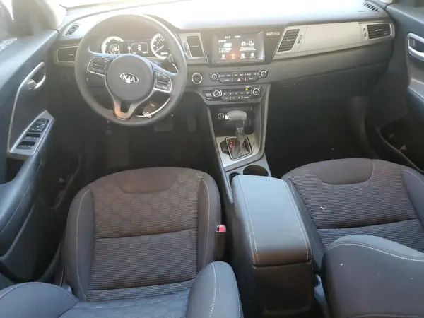 KNDCB3LC5K5256493 2019 KIA NIRO - Image 8