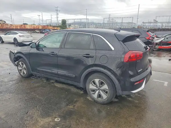 KNDCB3LC5K5275027 2019 KIA NIRO - Image 2