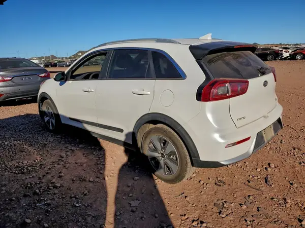 KNDCB3LC5K5295469 2019 KIA NIRO - Image 2