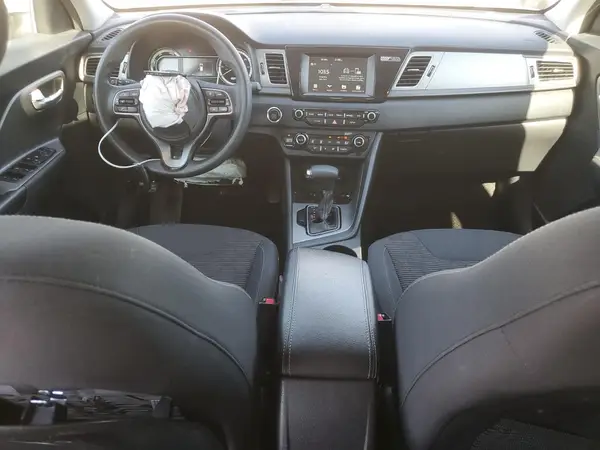 KNDCB3LC5K5305806 2019 KIA NIRO - Image 8