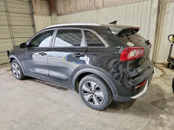 KNDCB3LC5K5306745 2019 KIA NIRO - Image 2
