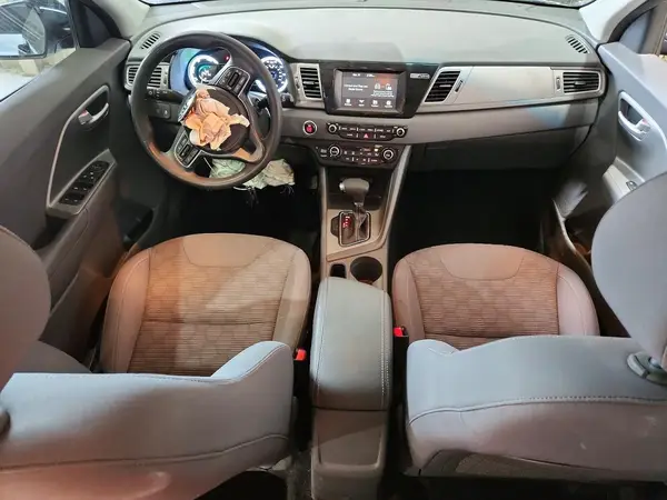 KNDCB3LC5K5306745 2019 KIA NIRO - Image 8