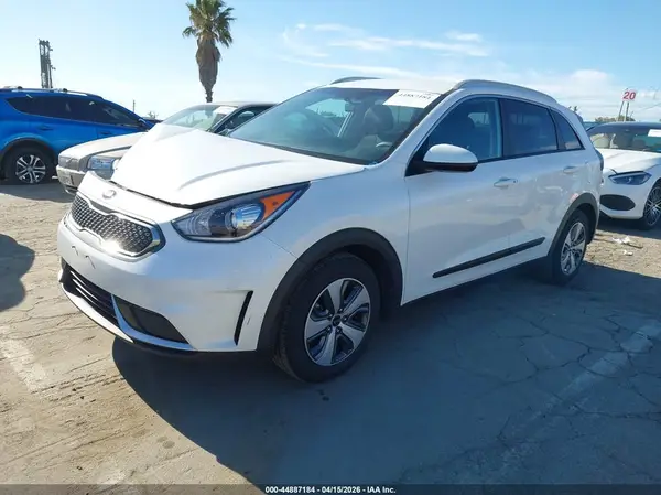 KNDCB3LC5K5325232 2019 KIA NIRO - Image 2