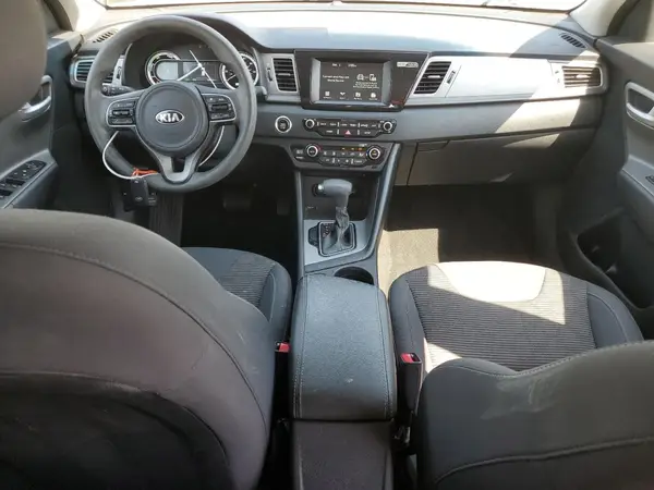 KNDCB3LC5K5353001 2019 KIA NIRO - Image 8