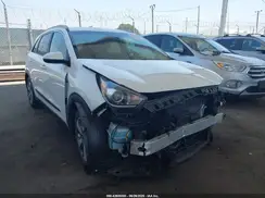 KNDCB3LC5K5353743 2019 KIA NIRO