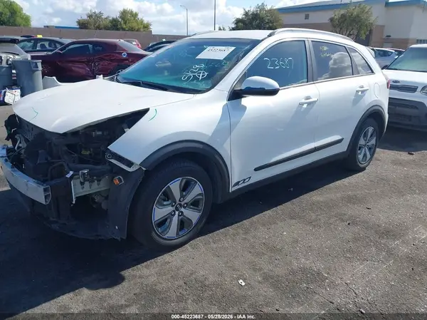 KNDCB3LC5L5367157 2020 KIA NIRO - Image 2