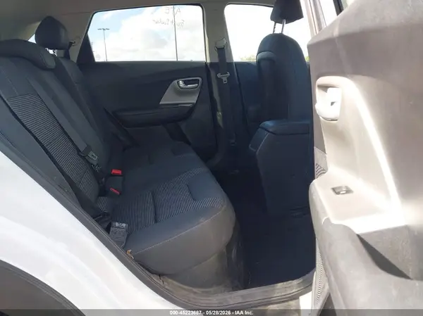 KNDCB3LC5L5367157 2020 KIA NIRO - Image 8
