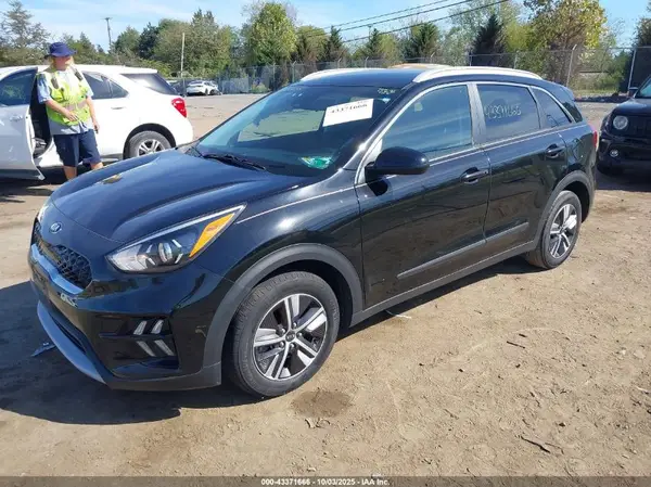 KNDCB3LC5L5375713 2020 KIA NIRO - Image 2