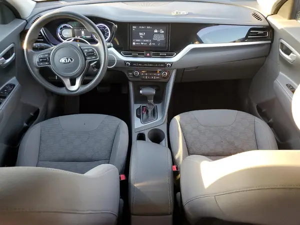 KNDCB3LC5L5397744 2020 KIA NIRO - Image 8