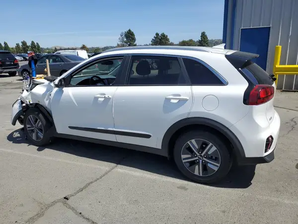 KNDCB3LC5M5469897 2021 KIA NIRO - Image 2