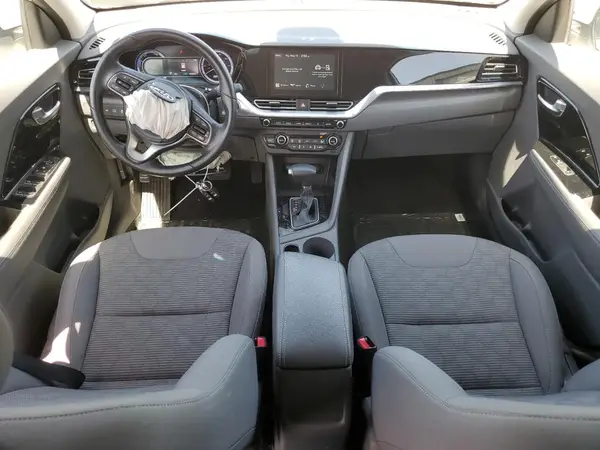 KNDCB3LC5M5469897 2021 KIA NIRO - Image 8