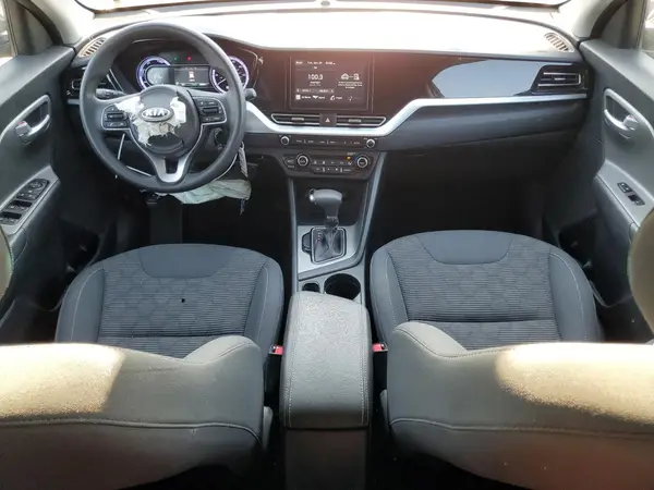 KNDCB3LC5M5471746 2021 KIA NIRO - Image 8