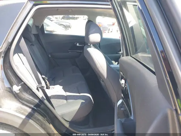 KNDCB3LC5M5488238 2021 KIA NIRO - Image 8