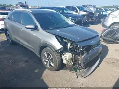 KNDCB3LC5N5499029 2022 KIA NIRO