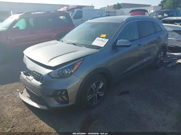 KNDCB3LC5N5499029 2022 KIA NIRO - Image 2