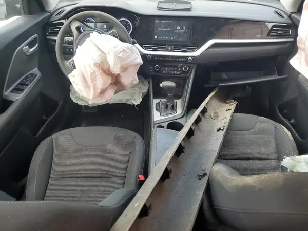 KNDCB3LC5N5501555 2022 KIA NIRO - Image 8