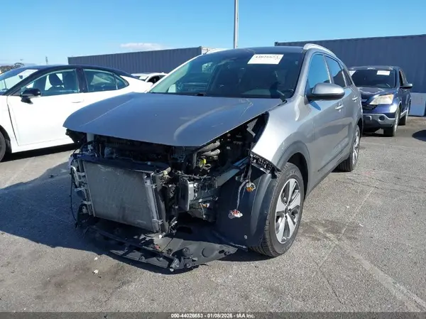KNDCB3LC5N5511017 2022 KIA NIRO - Image 2