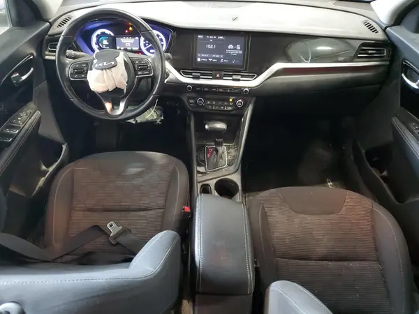 KNDCB3LC5N5526942 2022 KIA NIRO - Image 8