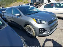 KNDCB3LC5N5527413 2022 KIA NIRO