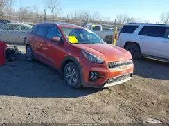 KNDCB3LC5N5527671 2022 KIA NIRO