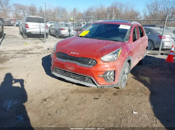 KNDCB3LC5N5527671 2022 KIA NIRO - Image 2