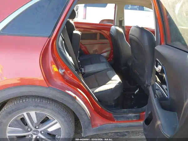 KNDCB3LC5N5527671 2022 KIA NIRO - Image 8