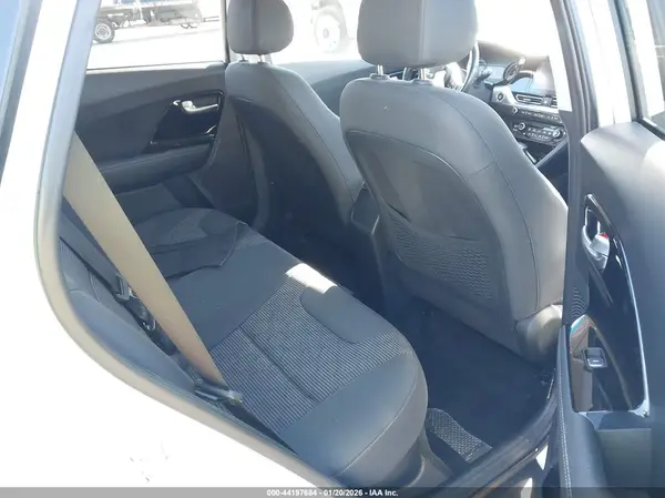 KNDCB3LC5N5527699 2022 KIA NIRO - Image 8