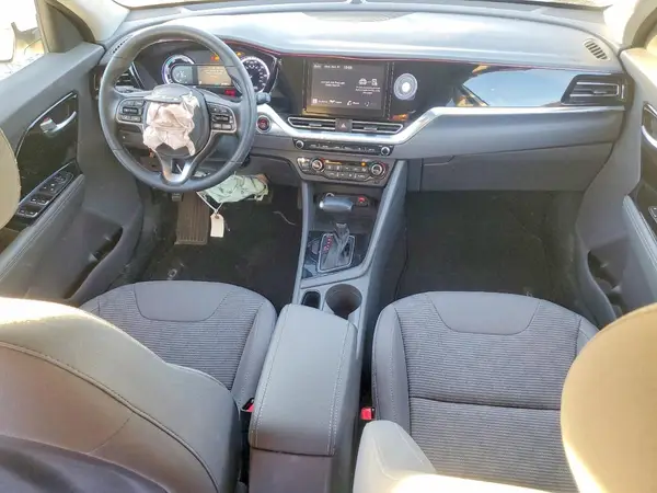 KNDCB3LC5N5529971 2022 KIA NIRO - Image 8