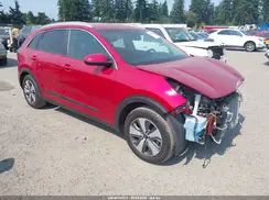 KNDCB3LC5N5533082 2022 KIA NIRO