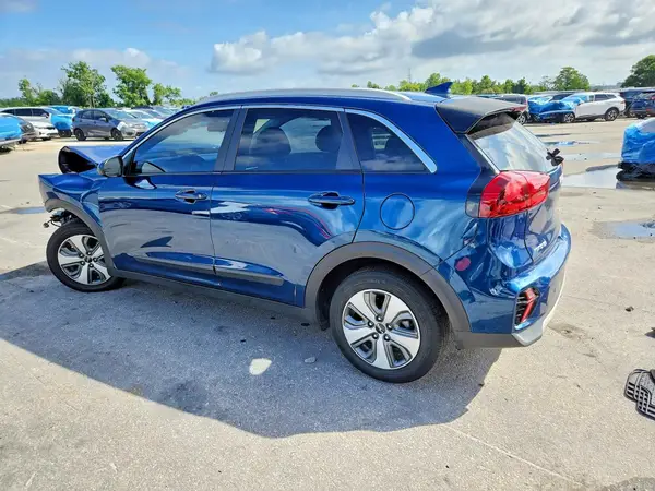 KNDCB3LC5N5537178 2022 KIA NIRO - Image 2