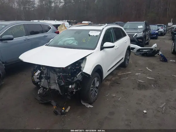 KNDCB3LC5N5541540 2022 KIA NIRO - Image 2