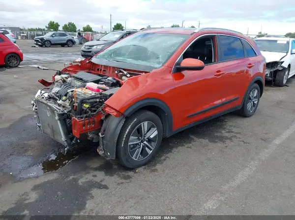 KNDCB3LC5N5545751 2022 KIA NIRO - Image 2