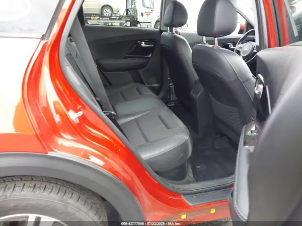 KNDCB3LC5N5545751 2022 KIA NIRO - Image 8