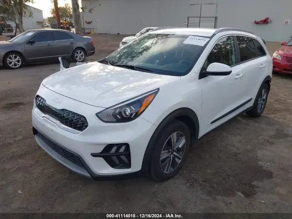 KNDCB3LC5N5546642 2022 KIA NIRO - Image 2