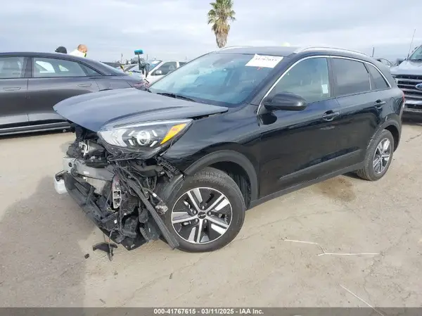 KNDCB3LC5N5548360 2022 KIA NIRO - Image 2