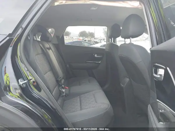 KNDCB3LC5N5548360 2022 KIA NIRO - Image 8