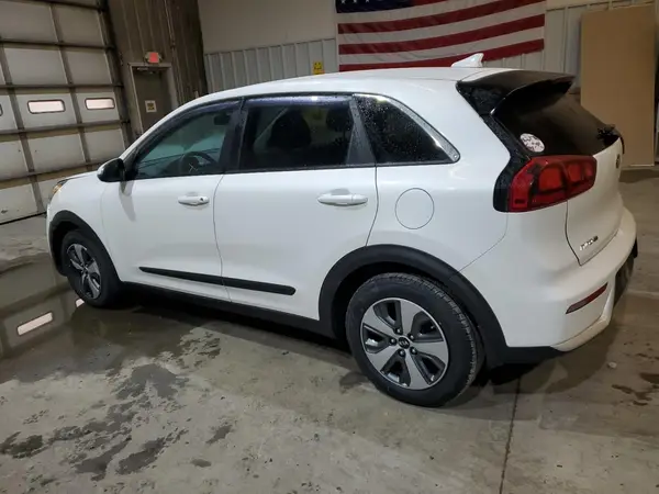 KNDCB3LC6H5041522 2017 KIA NIRO - Image 2