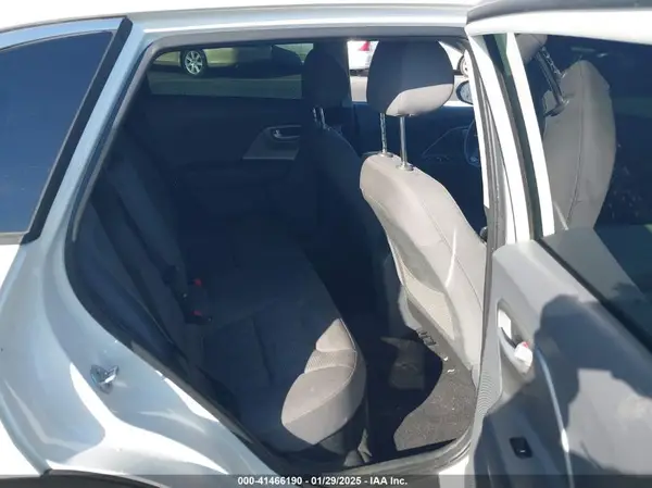 KNDCB3LC6H5044078 2017 KIA NIRO - Image 8