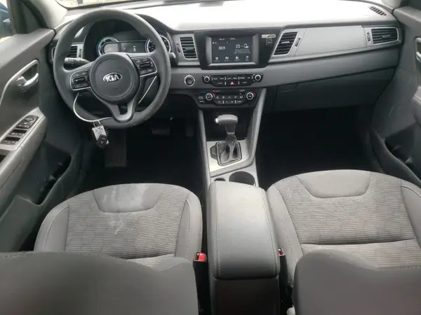 KNDCB3LC6H5044565 2017 KIA NIRO - Image 8