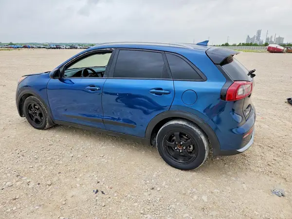 KNDCB3LC6H5047076 2017 KIA NIRO - Image 2