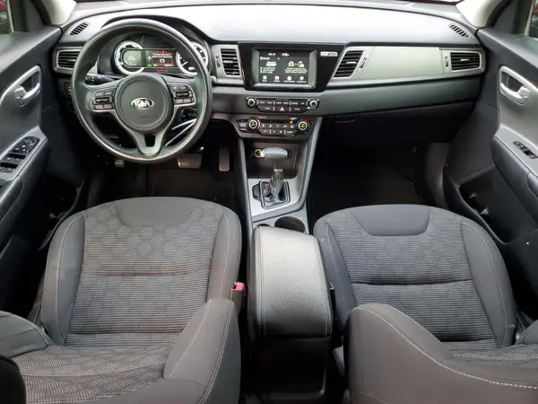 KNDCB3LC6H5047899 2017 KIA NIRO - Image 8