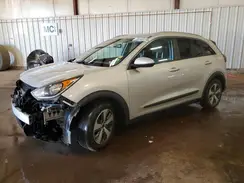 KNDCB3LC6H5048146 2017 KIA NIRO