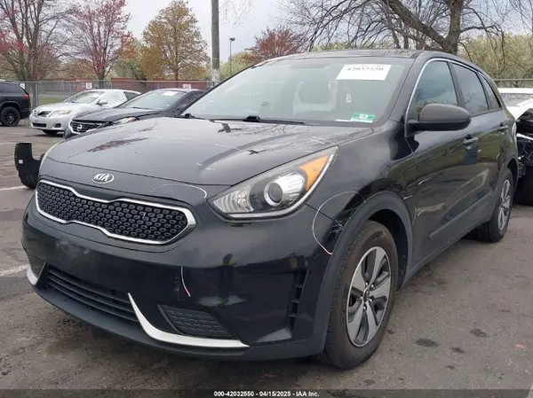 KNDCB3LC6H5051824 2017 KIA NIRO - Image 2