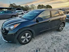 KNDCB3LC6H5058031 2017 KIA NIRO