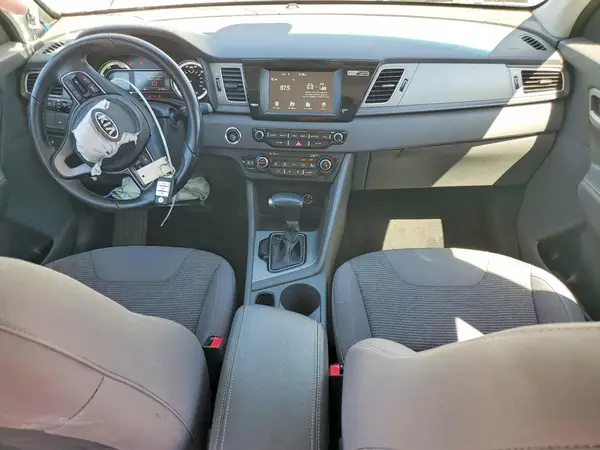 KNDCB3LC6H5074066 2017 KIA NIRO - Image 8